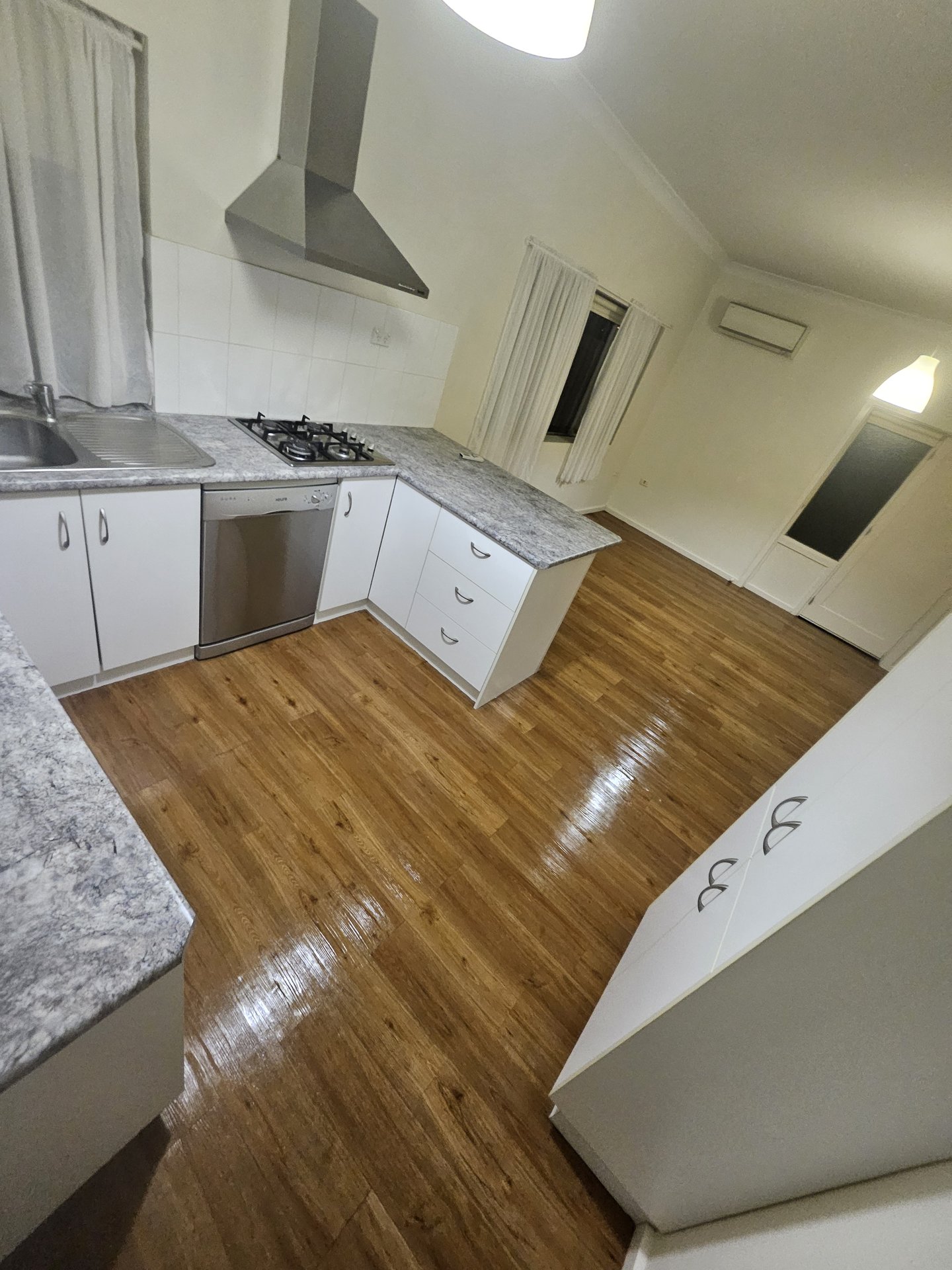 Full kitchen cleaned end of lease